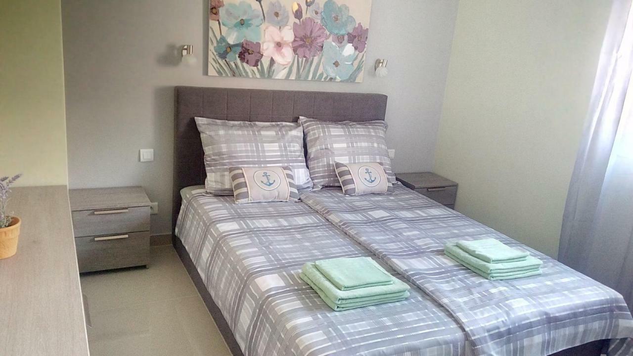Ferienwohnung sunshine Trogir Exterior foto
